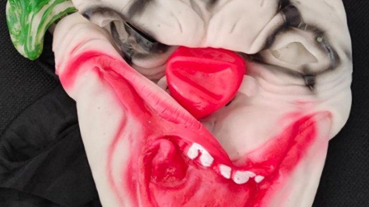 Внимание: Опасна маска за Halloween крие химически рискове (СНИМКИ+ВИДЕО)