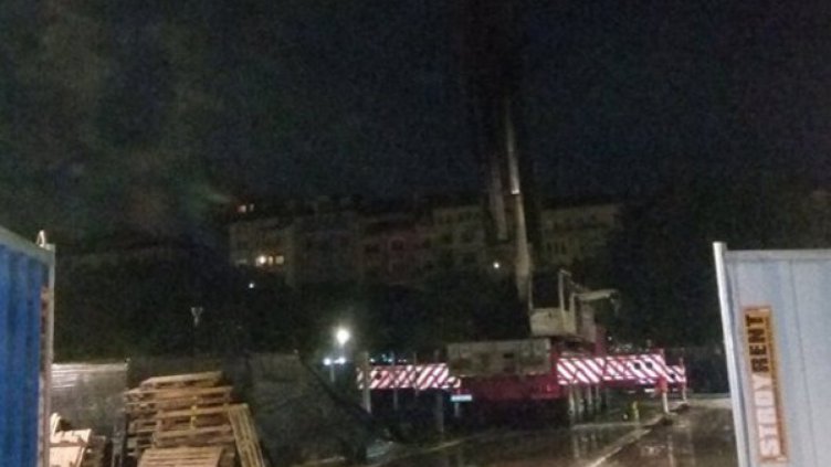 Запалиха кранът, който демонтираше "1300 години България"