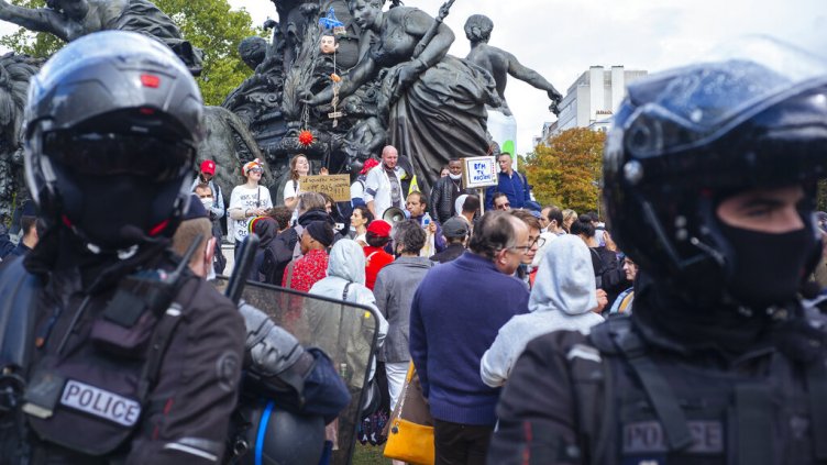 Хиляди недоволстваха срещу ковид мерките в Европа