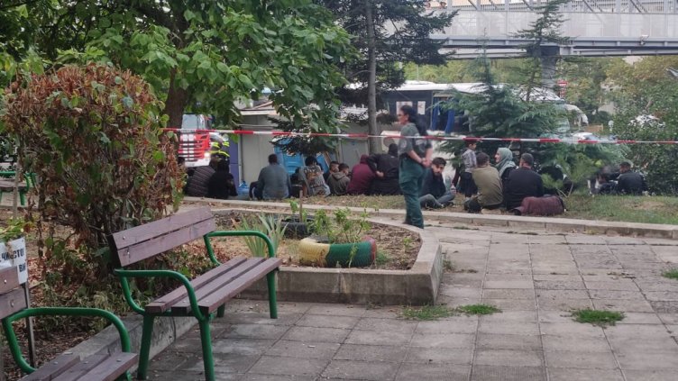 Автобус с мигранти блъсна патрулка, уби двама полицаи