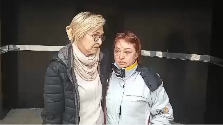 Сцени от Варна: Украинката Лена плаче, рускинята Ирина я прегръща