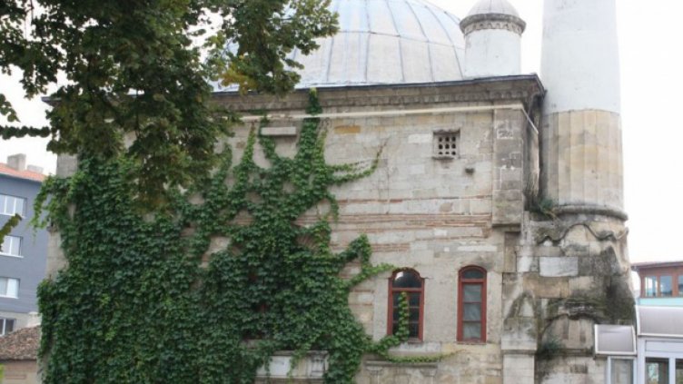 Съдят чужденец, ремонтирал незаконно джамия в Силистра