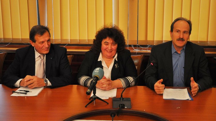 Замл-кметът д-р Лидия Маринова бе гост на пресконференцията, дадена от дружеството на хората с увреждания "Бриз". Снимка Пламен Гутинов