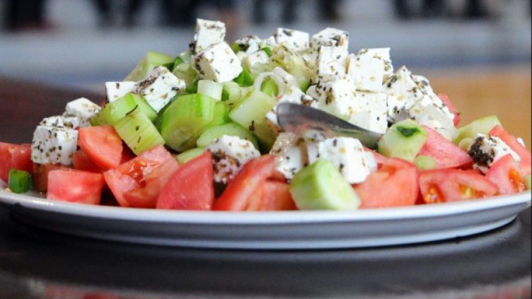 Властта минава на диета