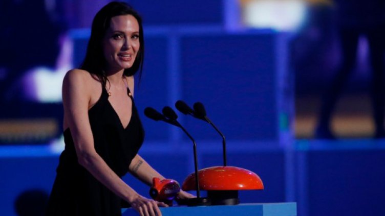 Обявиха Анджелина Джоли за феминистка икона