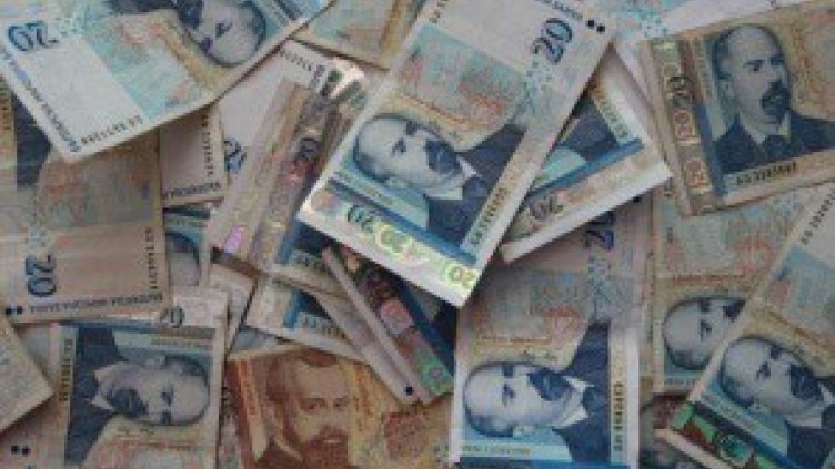 Колко българи работят на минимална заплата?