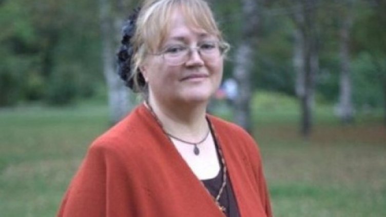 Чия съдба нейде отнесе… угасна звездата на Ваня Костова. Поклон!