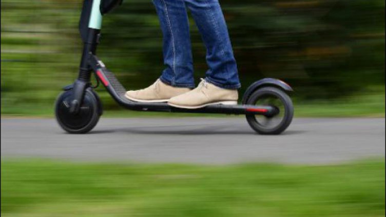 74 инцидента с е-тротинетки в Берлин за три месеца