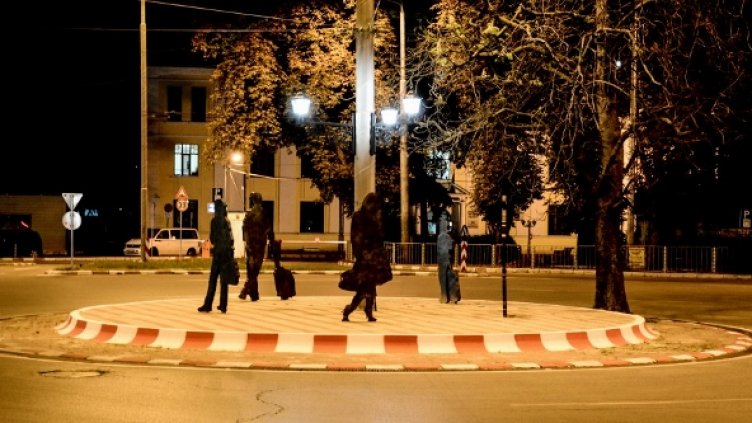 Художествени пластики освежават улици и площади във Варна