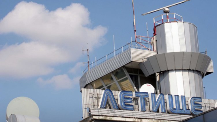 "Спартан"-ът кацнал аварийно в столицата заради повреда в двигателя