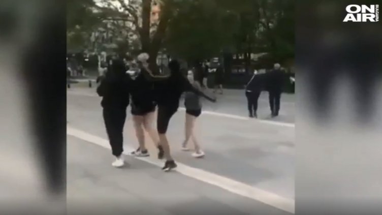 Тийн група във фейса с гнусни клипове: Бият баби, деца – нападат и бягат (ВИДЕО)