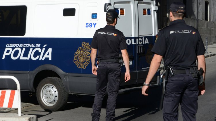 Задържаха българи за групово изнасилване на малолетна в Испания