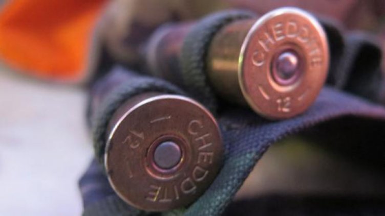 В стабилно състояние е жената, простреляна от бившия си съпруг