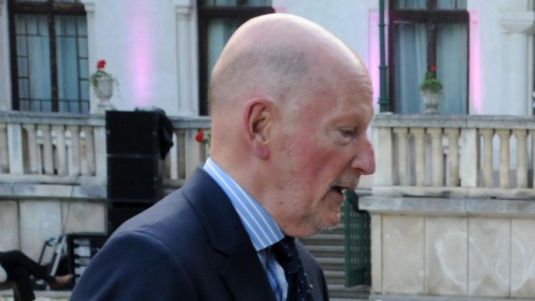 Симеон припадна пред патриарха