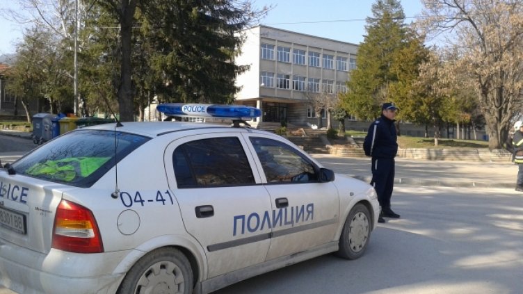 Дисциплинарно производство срещу двама полицаи заради акцията в Лясковец