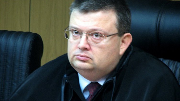 Организират протест срещу Сотир Цацаров в социална мрежа