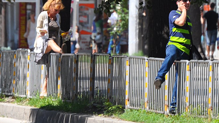 За какво са ни пешеходни пътеки!