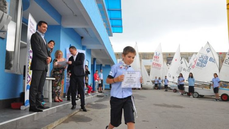Кметът награди малките ветроходци от яхтклуб „Кап. Г. Георгиев - Порт Варна” (ГАЛЕРИЯ)