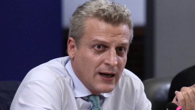 Москов твърд: "Пентаксим"-ът няма да бъде спрян! 