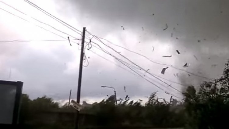 Мощно торнадо почти отнесе цял руски град (Видео)
