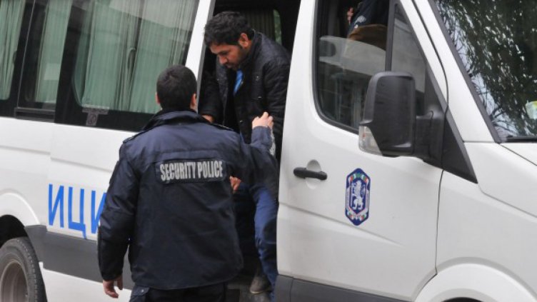 В Ямбол пипнаха 18 бежанци от Афганистан