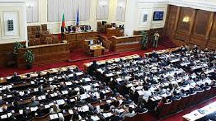 Парламентът ще гласува пети вот на недоверие за кабинета "Орешарски"