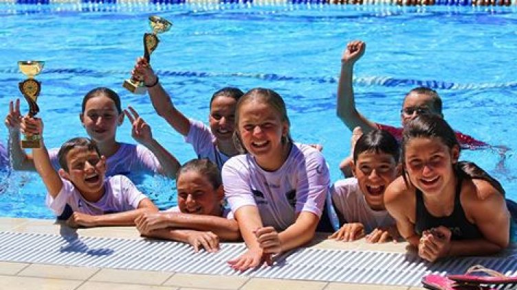 Щафетата на ПСК "Черно море" с шампионска титла на държавното