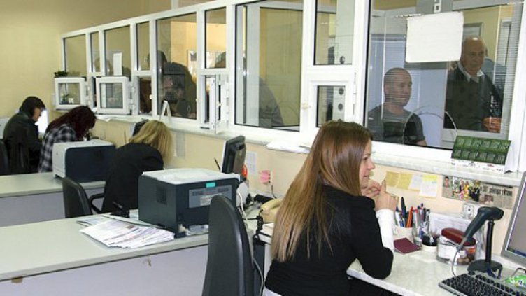 Паспортните служби работят извънредно заради изборите