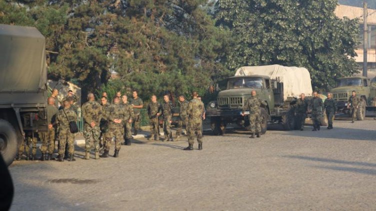 Без паника! Военна техника излиза по пътищата на България