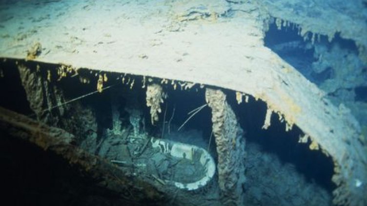 Титаник се разпада на дъното на океана