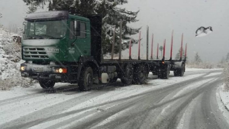 Ограничиха движението на камиони през прохода „Превала“