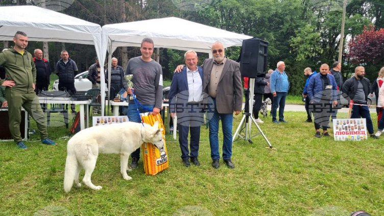 Варненски красавец спечели киноложка изложба в Търговище