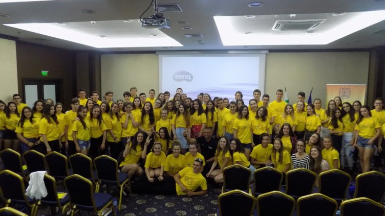 Американски агенти учат наши тийнейджъри как да се предпазят от дрогата