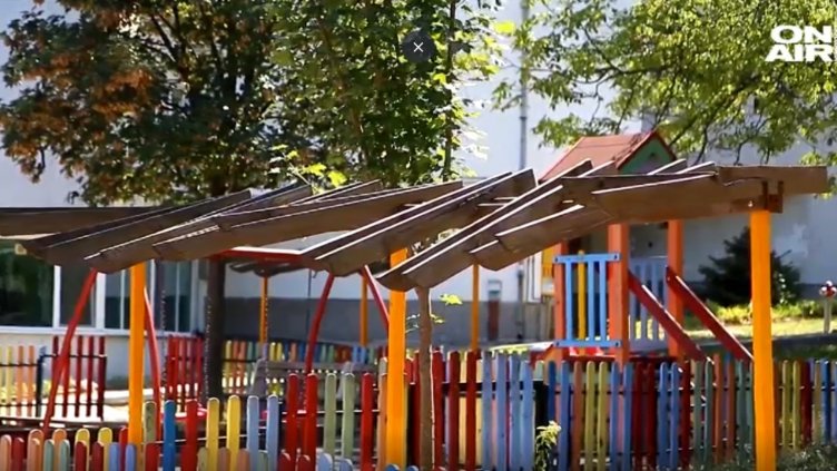 Вандали вилнеят и трошат детски площадки в Шумен – 10 съоръжения за месеци