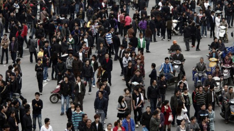 Китайците намаляват – за първи път от 70 години