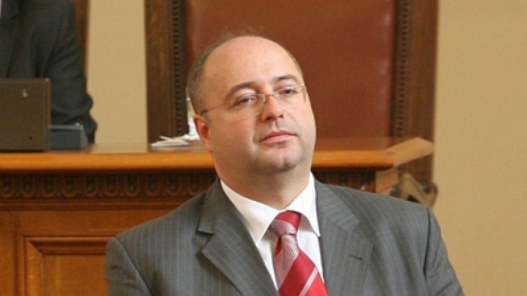 Издигнаха Четин Казак за председател на ДПС