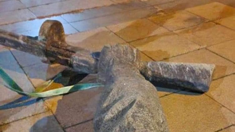 "Възраждане" и БСП внасят предложение за референдум за Паметника на съветската армия