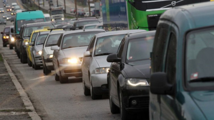 Очаква се интензивен трафик днес преди трите почивни дни