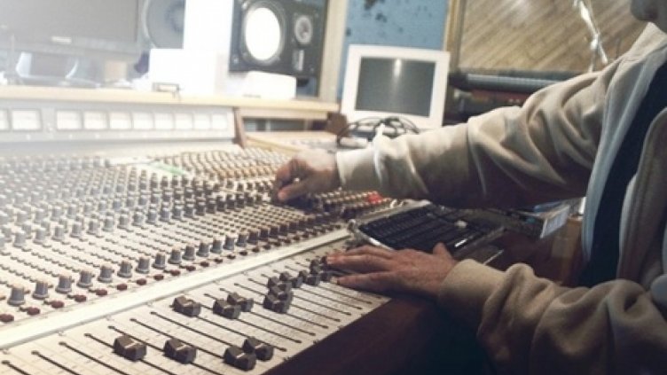 7 май - Международен ден на радиото и телевизията