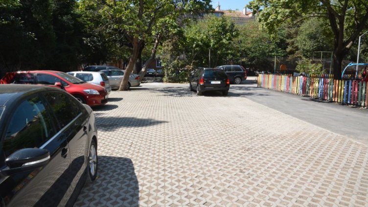 Снимки: Фейсбук; Иван Портних