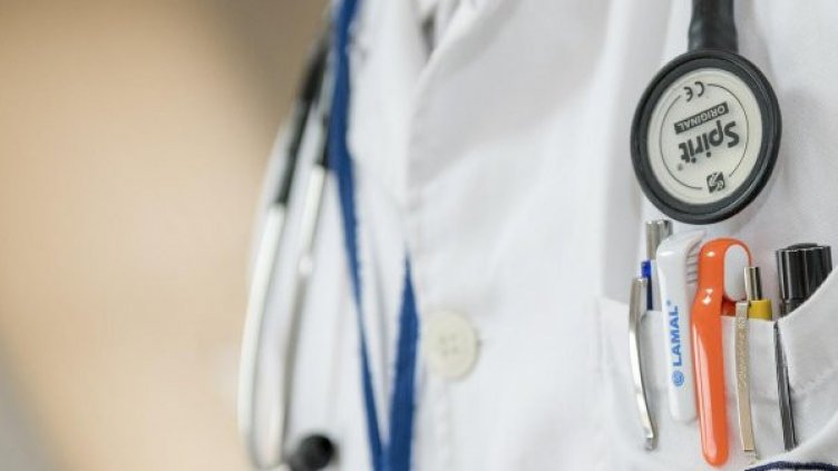 Фармацевтични компании захранват медици и болници с близо половин млн. годишно