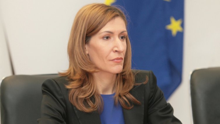 Ангелкова влязла в политиката с достатъчно пари, сделките й &ndash; законни  