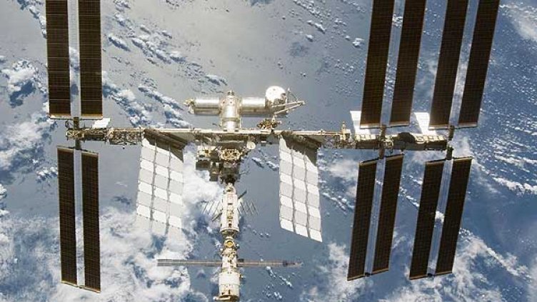 &quot;Союз&quot; се скачи с Международната космическа станция