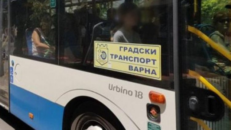 Два автобуса на градския транспорт се блъснаха във Варна