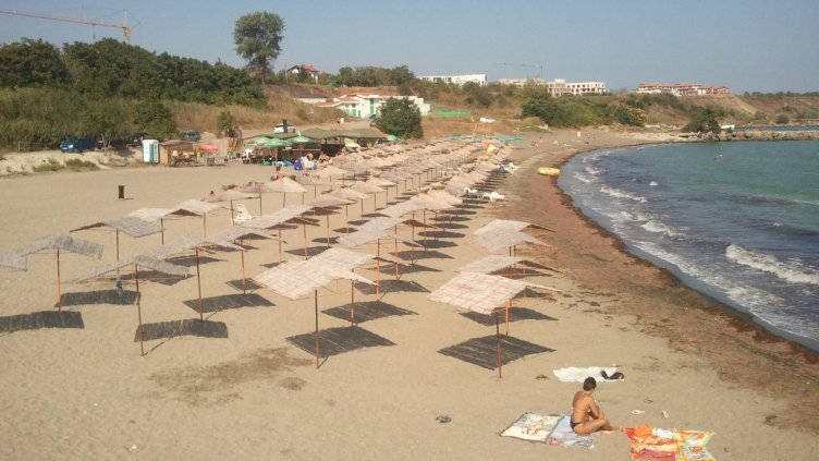 Турист намери глава от авиационна бомба на плаж в Сарафово