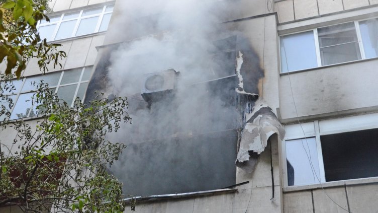 Трима души пострадаха при взрив на газ 