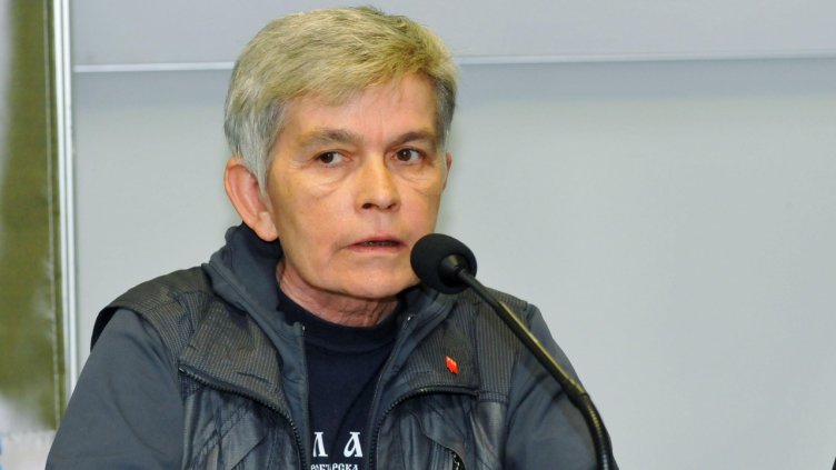 Чистка във в. "Дума"