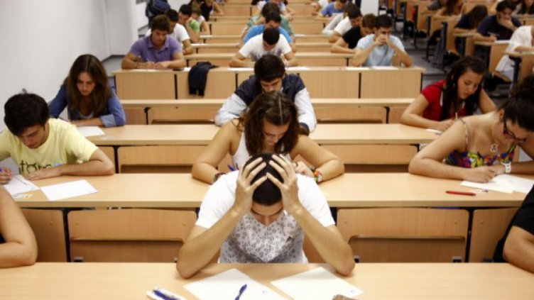 Родители ще следят за преписвачи на матурите 