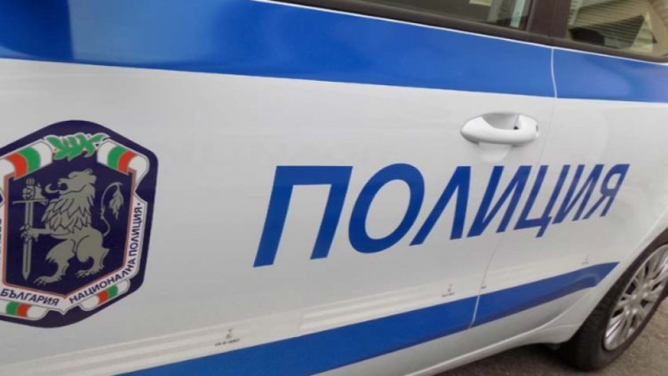 Мотоциклетист загина след удар в 2 дървета на пътя