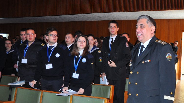 Научна сесия за курсанти от 5 държави започна в Морското (СНИМКИ)